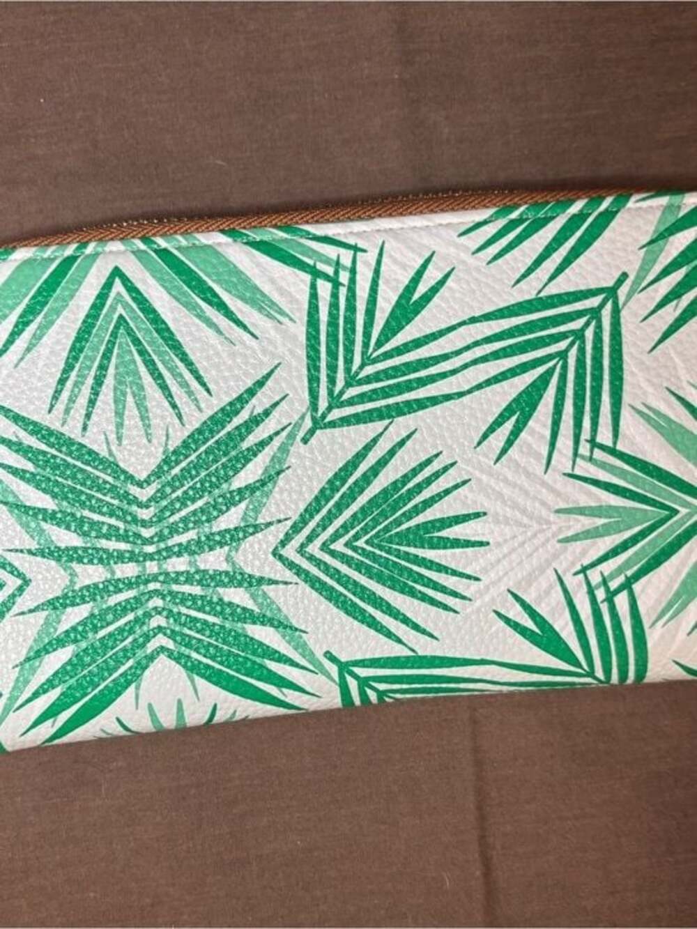 thirty-one White and‎ Green Palm Print Wallet
